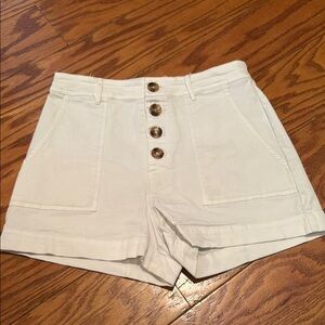 Boutique Women's White Button-Up Shorts